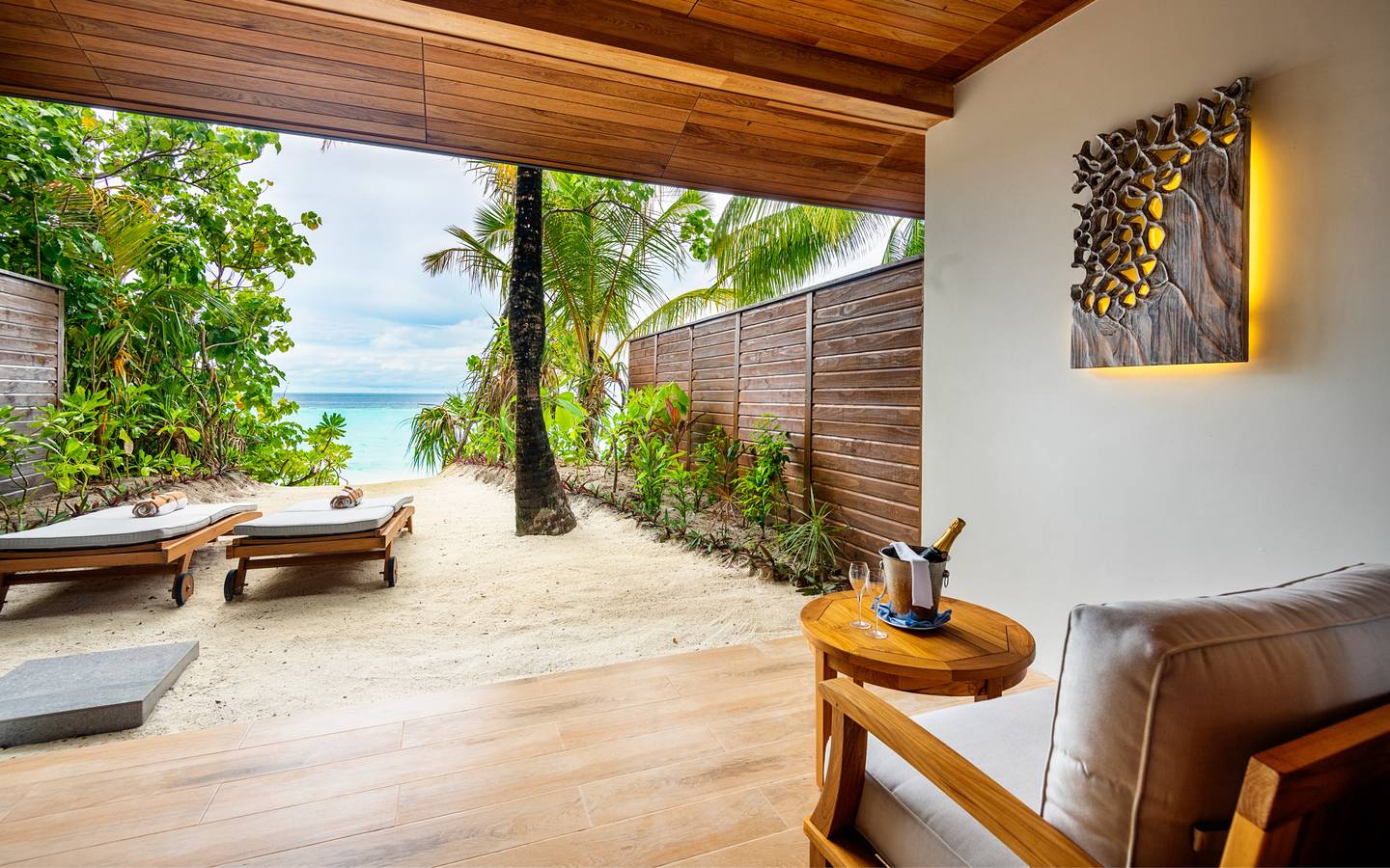 Beach Suite, Lily Beach Resort & SPA_10