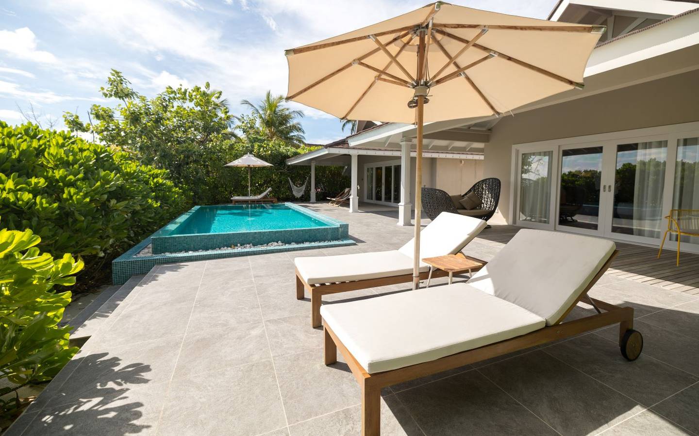 2 Bedroom Lagoon Beach Villa