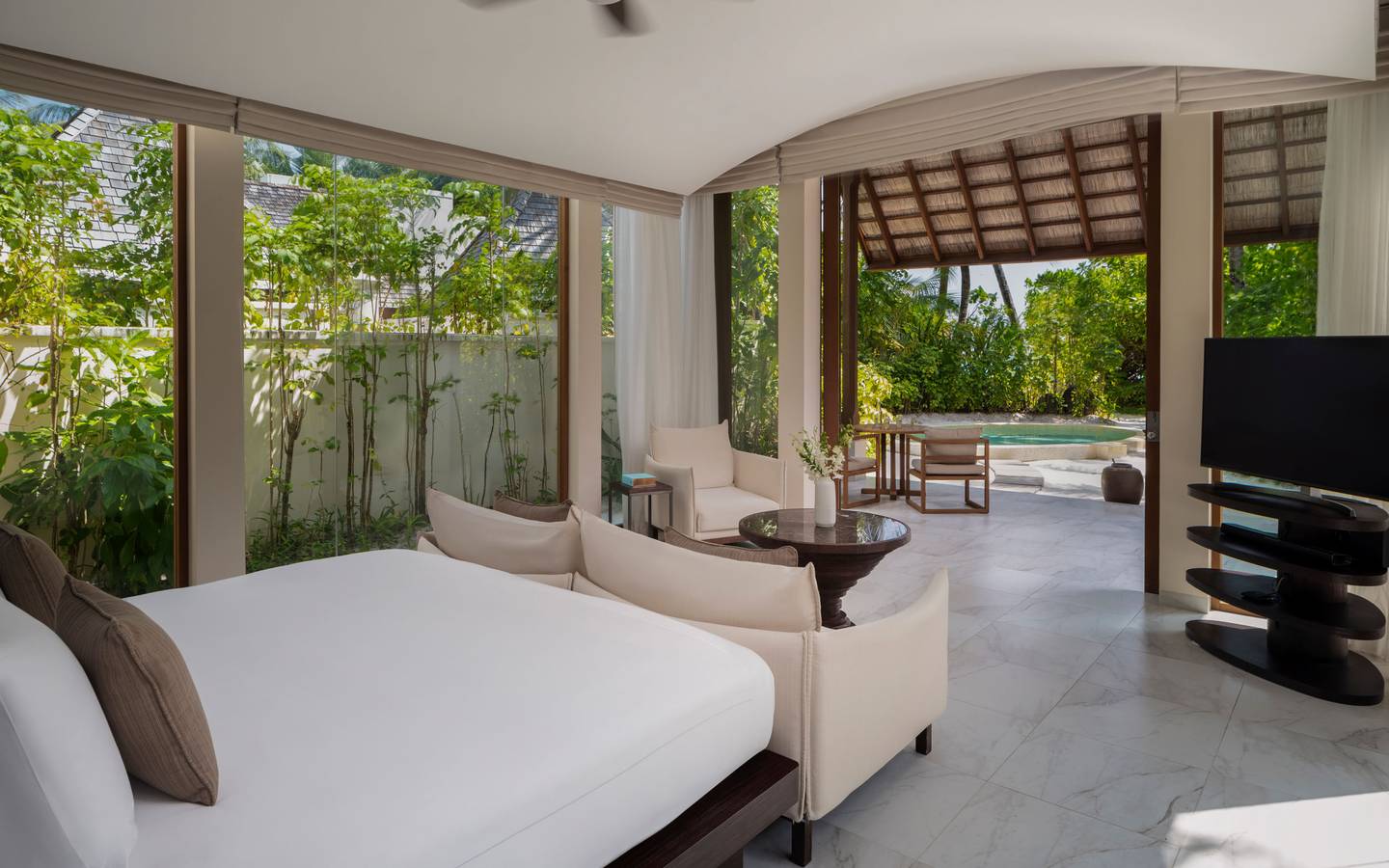 Conrad_Maldives_2_Bedroom_Deluxe_Beach_Villa_with_Pool_Sleeping
