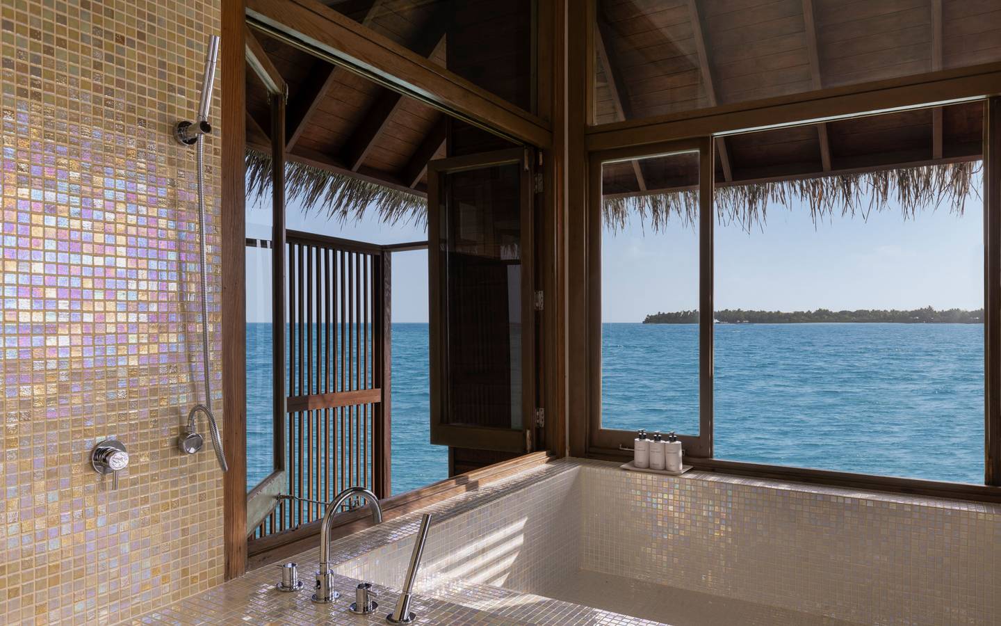 Conrad_Maldives_Grand_Water_Villa_with_Pool_Jacuzzi