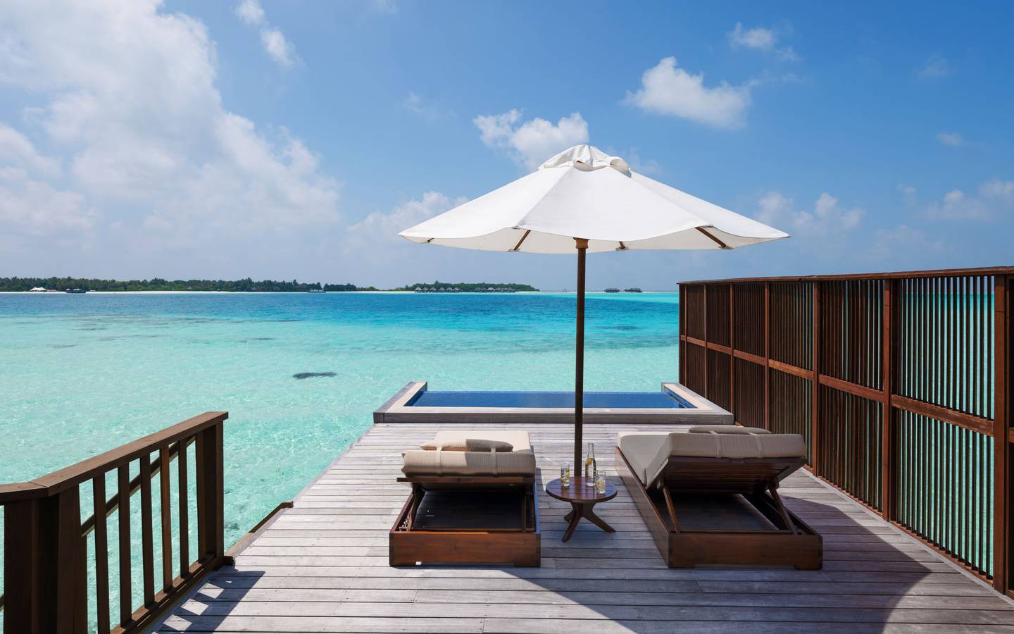 Conrad_Maldives_Grand_Water_Villa_with_Pool_Sonnendeck