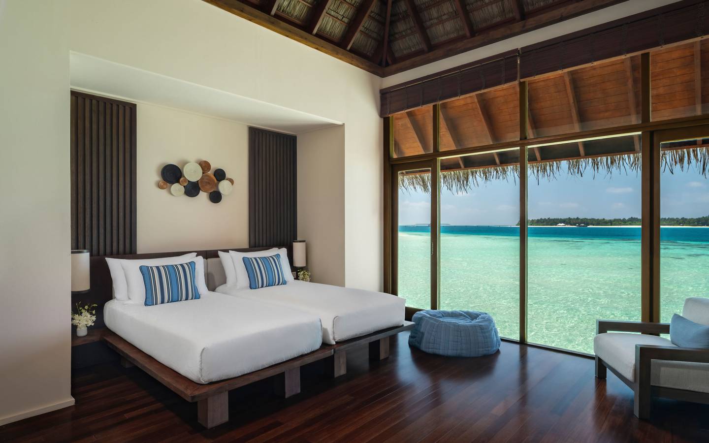 Bedroom_Grand_Water_Villa_with_Pool_Sleeping