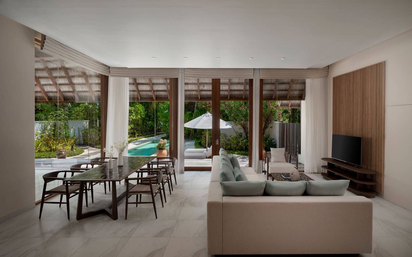 3-Bedroom Beach Suite with Pool