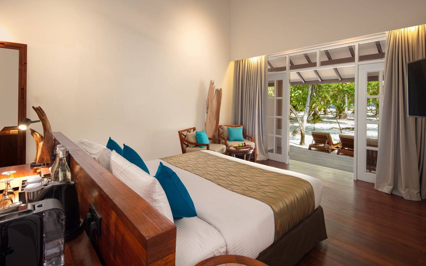 Jacuzzi Beach Villas