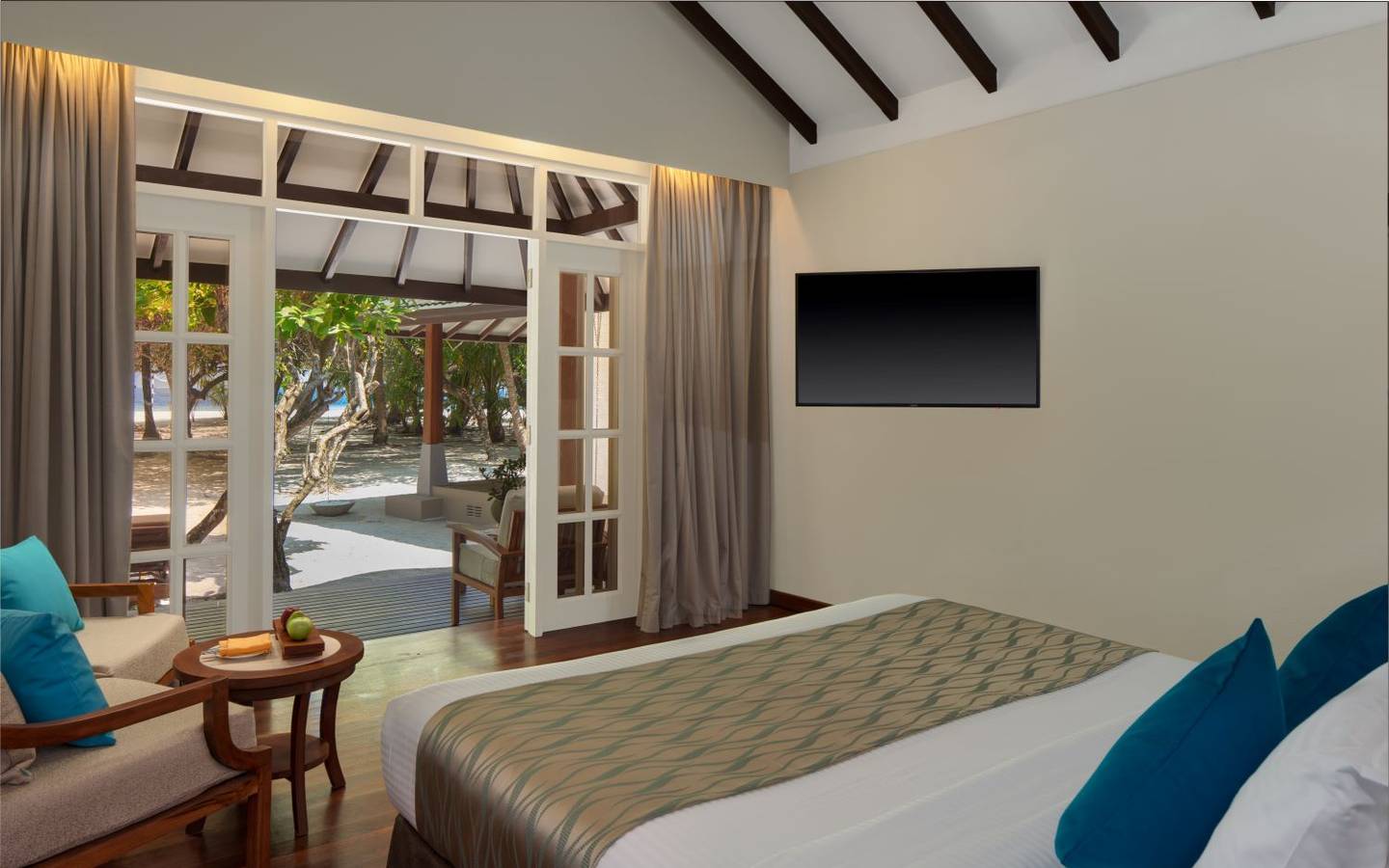 Jacuzzi Beach Villas