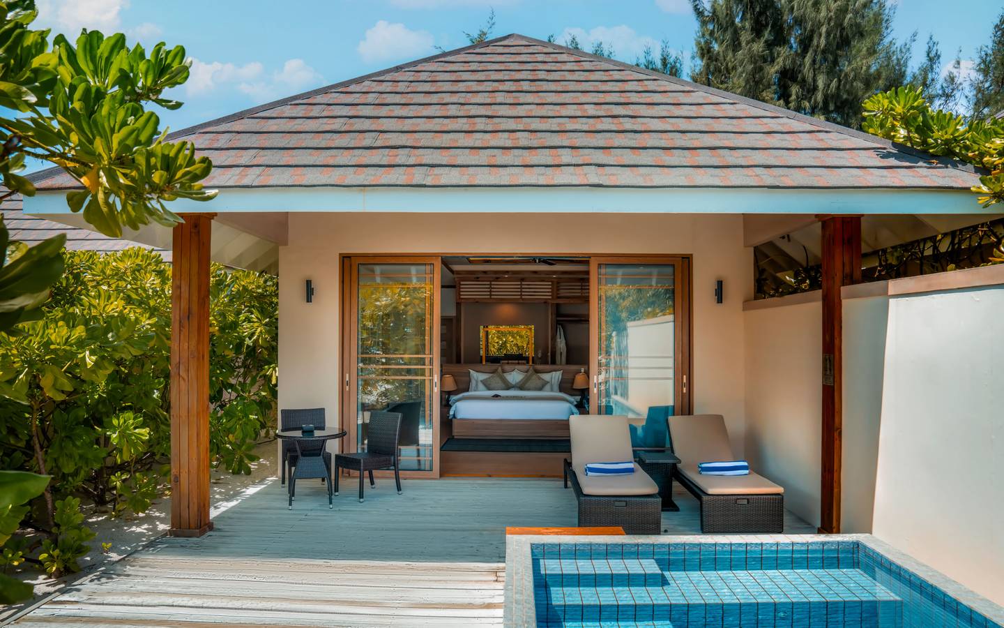 Brennia_Kottefaru_Beach_Pool_Villa_Außenansicht