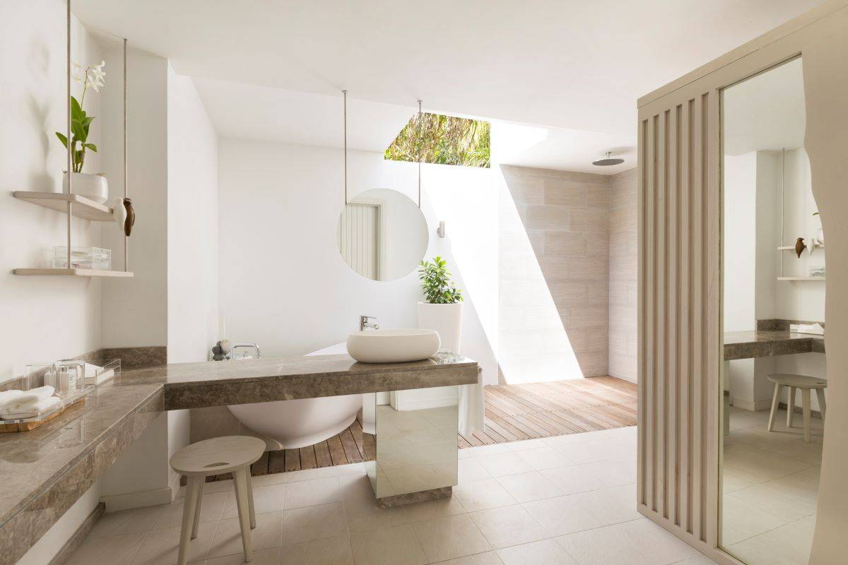 Lux* South Ari Atoll, Family Lagoon Pavilion, Badezimmer mit Tageslicht