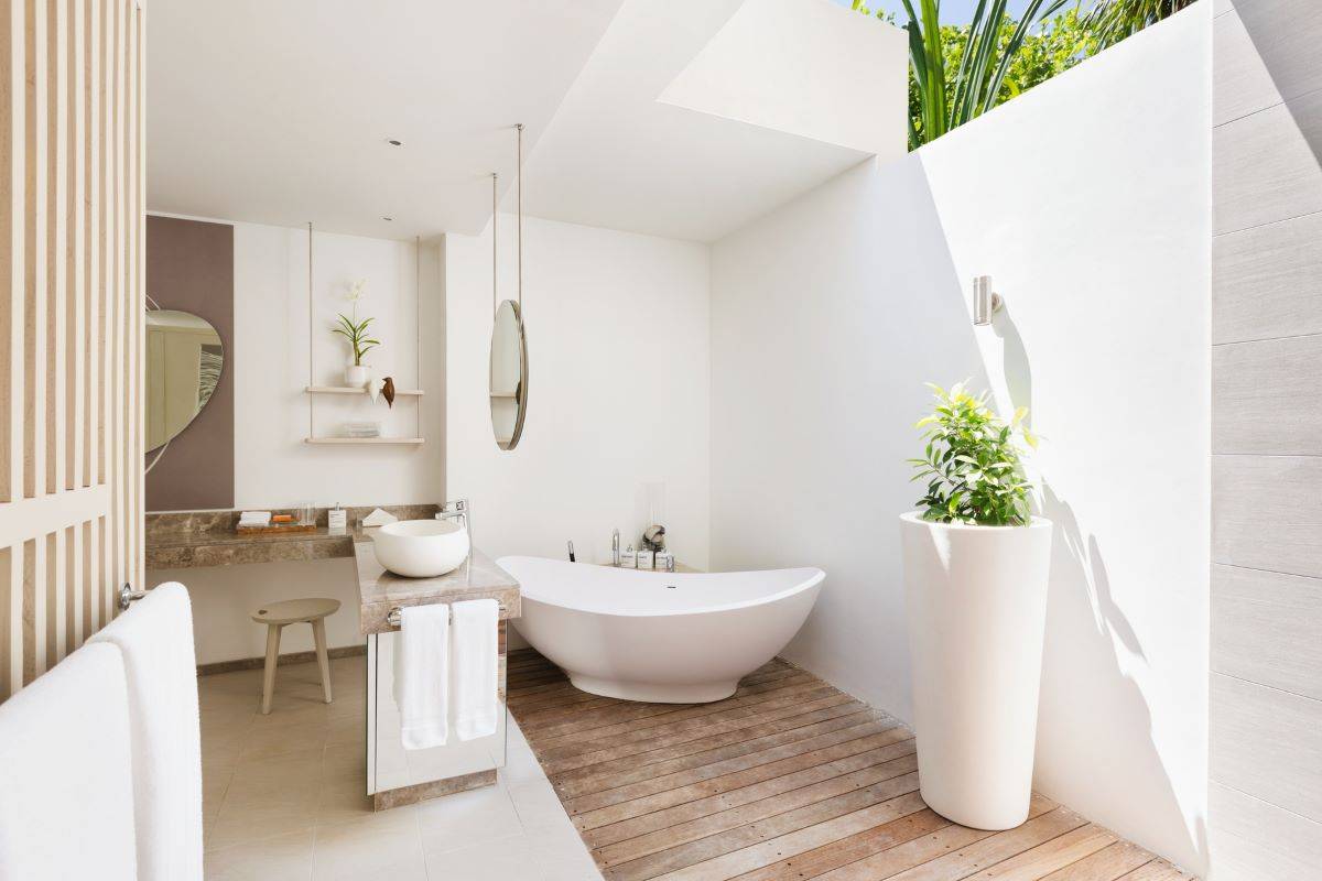 Lux* South Ari Atoll, Family Lagoon Pavilion, Badezimmer