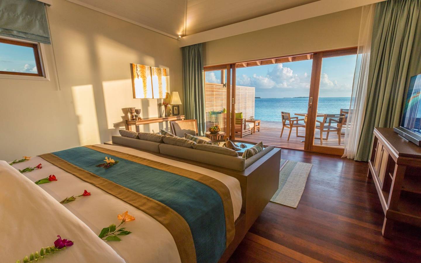 Hurawalhi Island Resort, Malediven, Romantic Ocean Villa,  Schlafzimmer