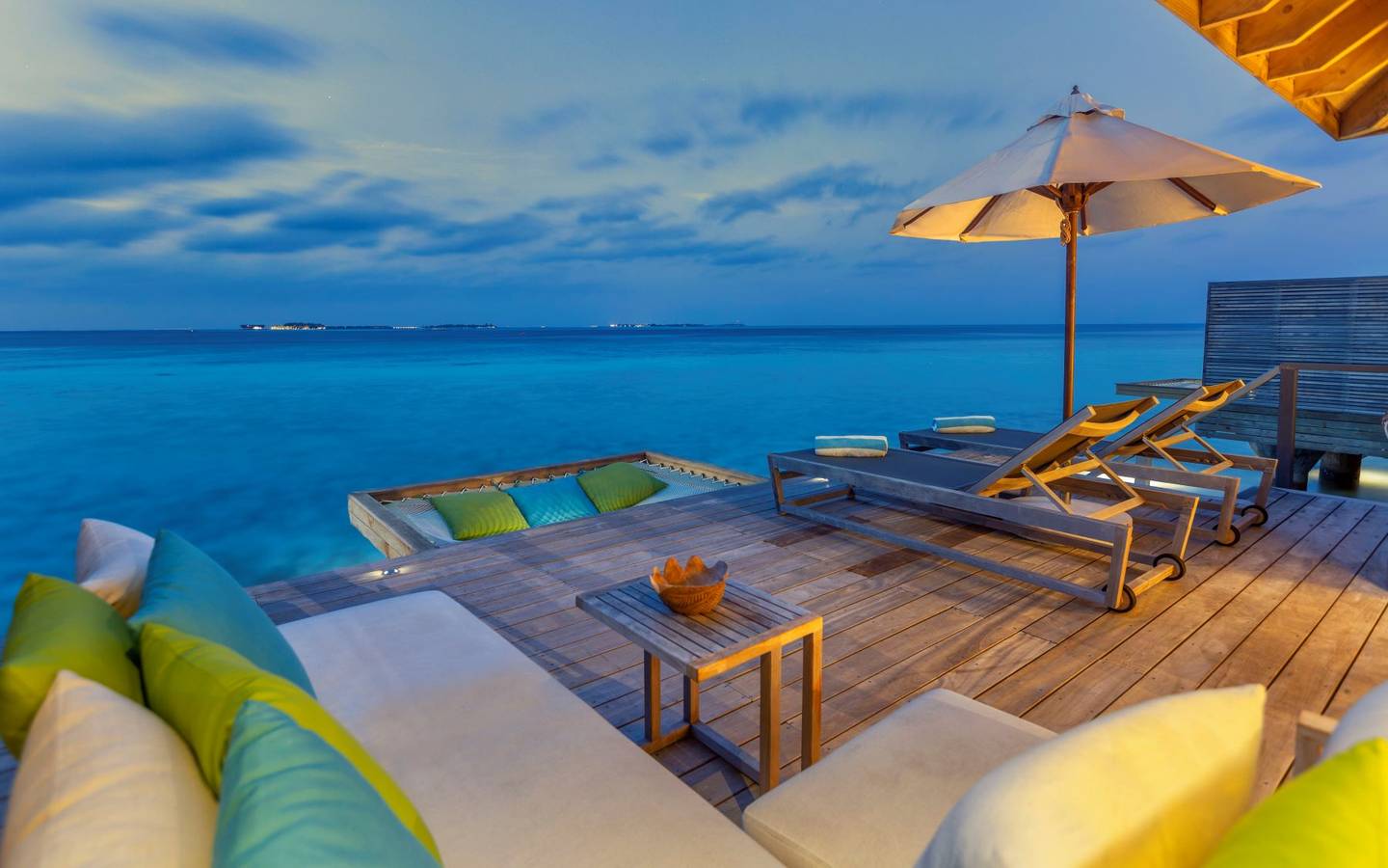 Hurawalhi Island Resort, Malediven, Romantic Ocean Villa, Terrasse