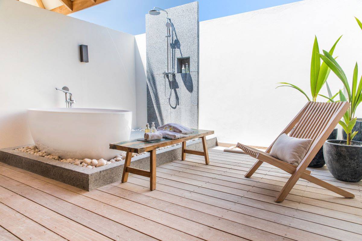 Kagi Maldives SPA Island, Malediven, Ocean Pool Villa, halboffenes Badezimmer