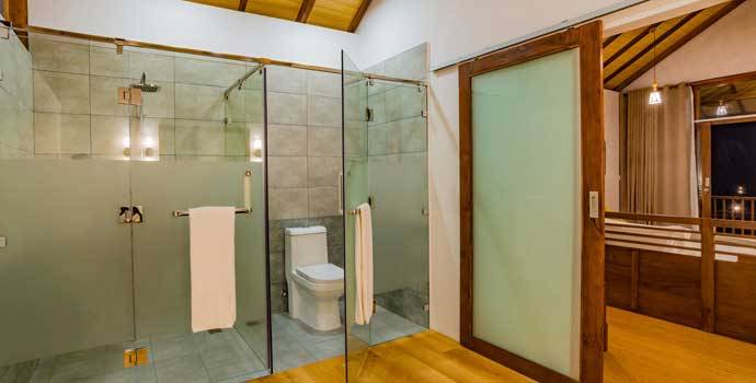 Badezimmer, Deluxe Beach Villa, Fiyavalhu Maldives