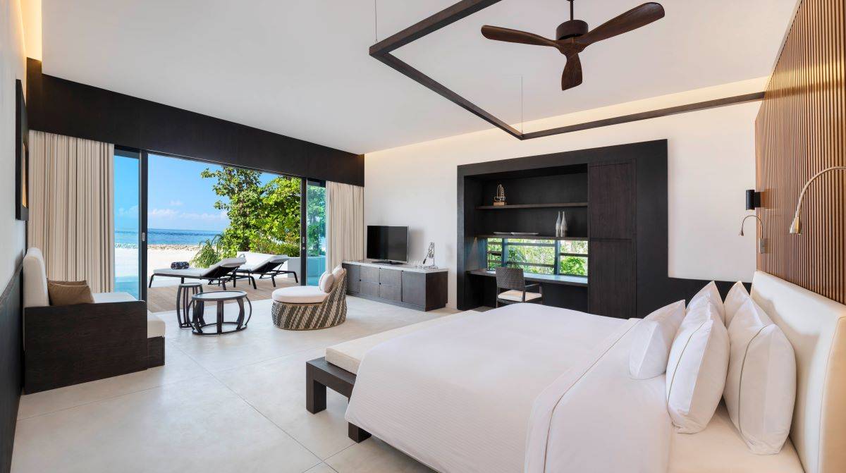 The Westin Maldives Miriandhoo Resort, Malediven, 2-Bedroom Heavenly Beach Residence Pool, Schlafzimmer