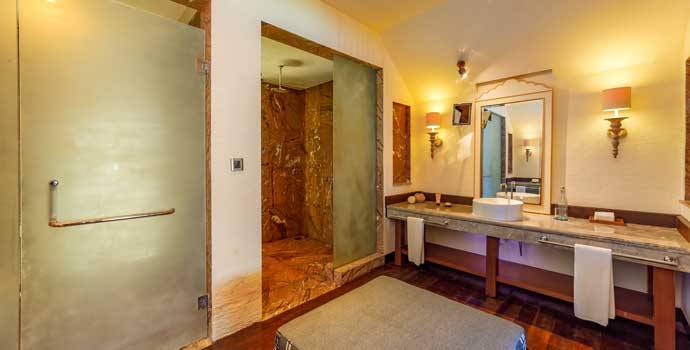 Badezimmer, Sunset Earth Pool Reserve, OZEN Reserve Bolifushi