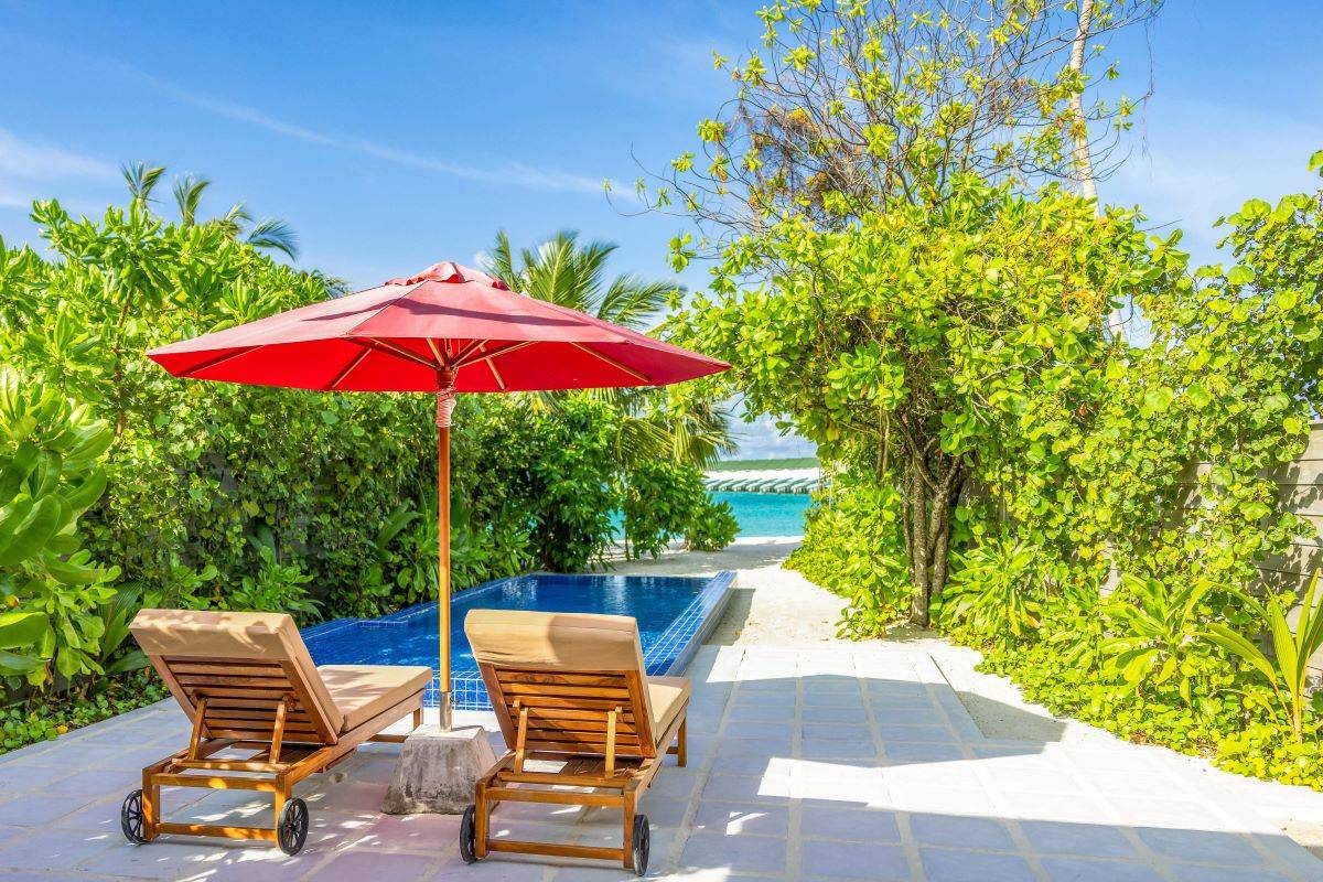 Siyam World Maldives, Malediven, Pool Beach Villa, Pool und Strand