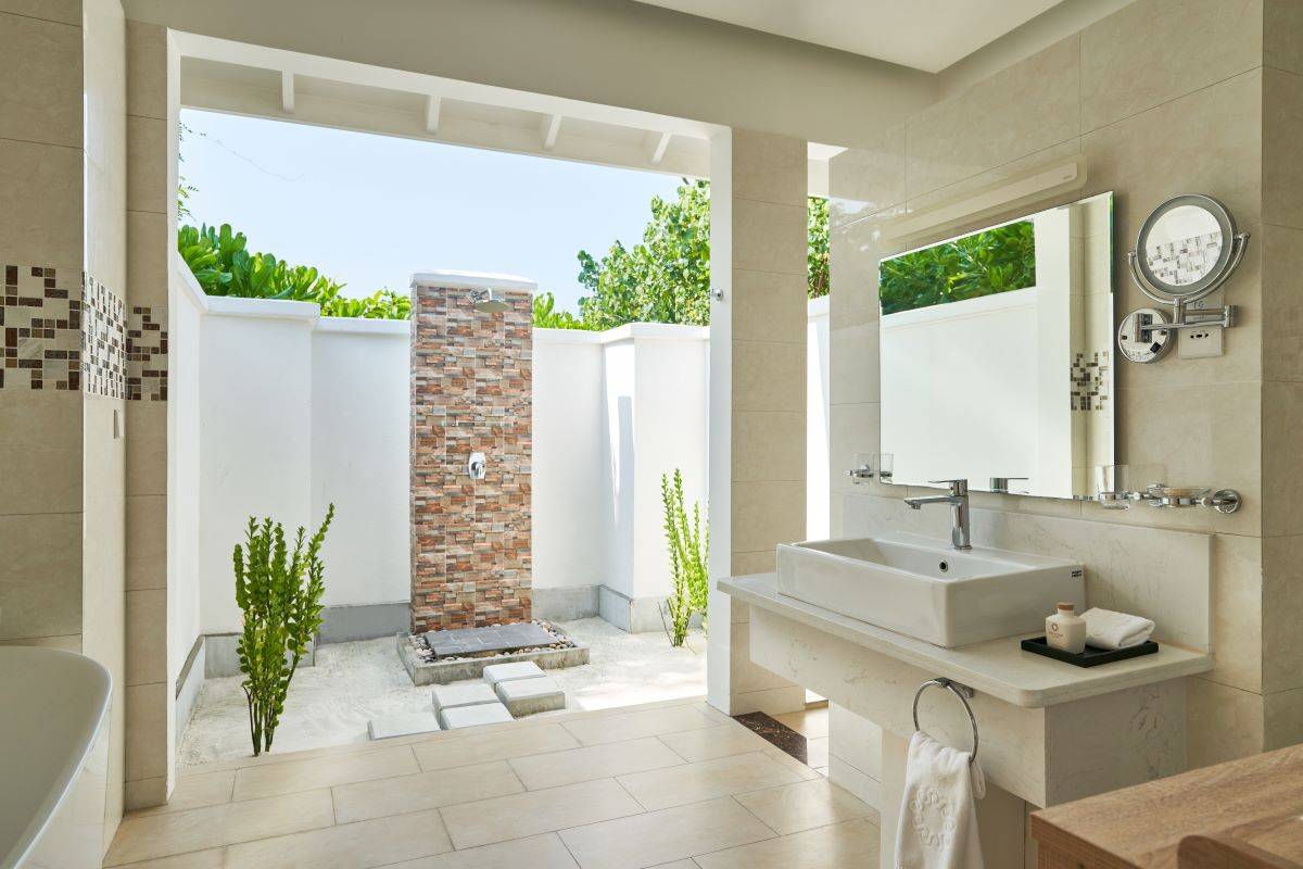 Siyam World Maledives, Malediven, Beach Suite with Pool, Außendusche