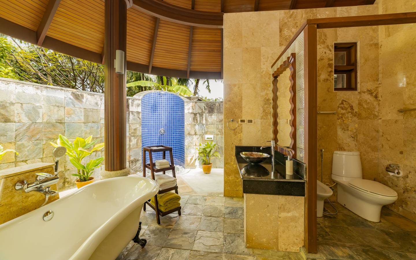 Sun_Siyam_Olhuveli_Main_Island_2_Bedroom_Beach_Suite_Bathroom
