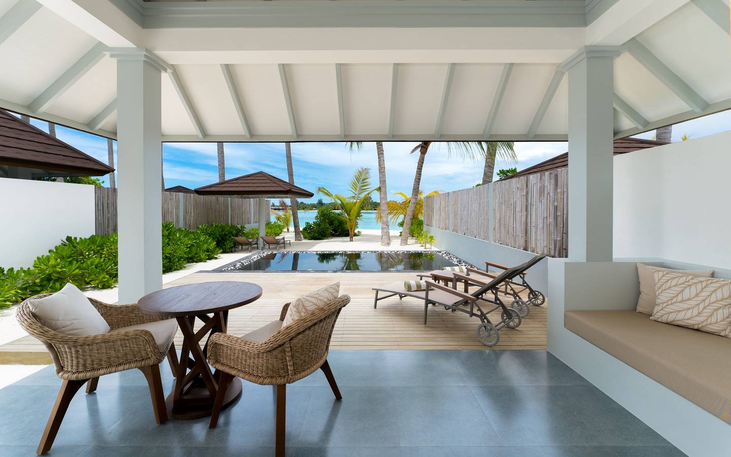 Sun_Siyam_Olhuveli_Dream_Island_Grand_Beach_Suite_With_Pool_Living