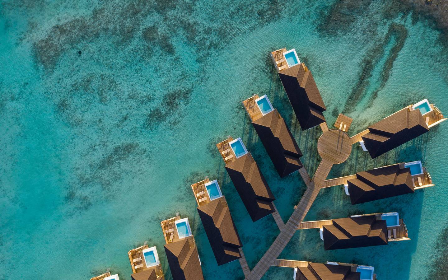 Sun_Siyam_Olhuveli_Dream_Island_Grand_Water_Villa_With_Pool_Außenansicht_Aerial_2