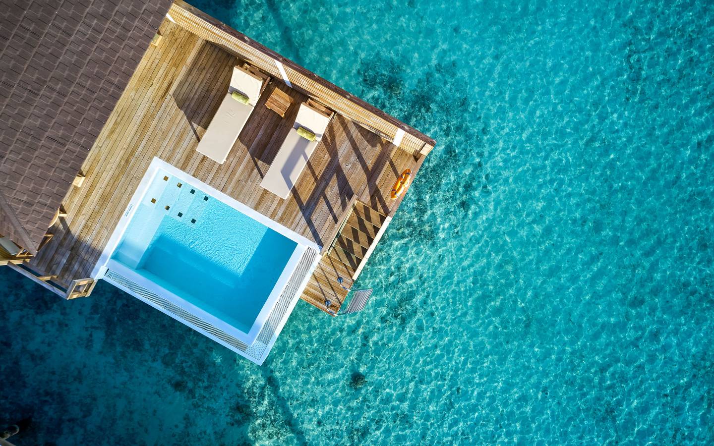 Sun_Siyam_Olhuveli_Dream_Island_Grand_Water_Villa_With_Pool_Außenansicht_Aerial_3