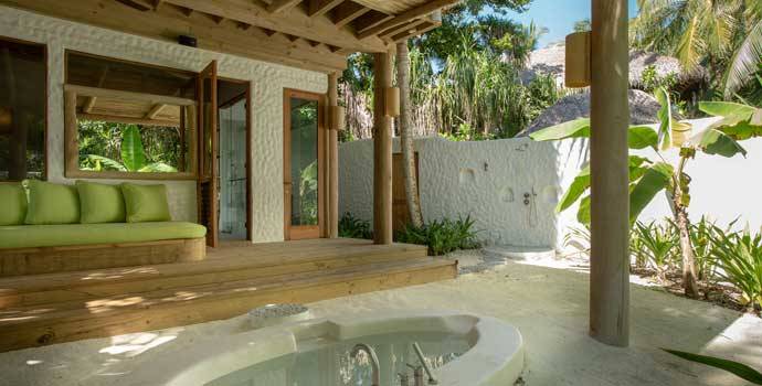 Badewanne, 2 Bedroom Crusoe Residence with Pool, Two Bedroom Villa Suite with Pool, Soneva Fushi Resort