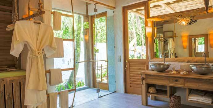 Badezimmer EG, 2 Bedroom Crusoe Residence with Pool, Two Bedroom Villa Suite with Pool, Soneva Fushi Resort