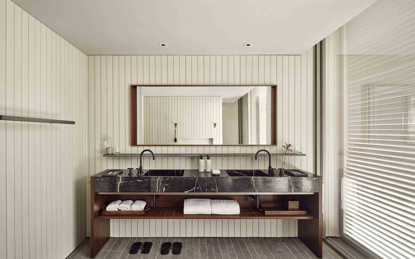 Beach House with Private Pool and Sunset