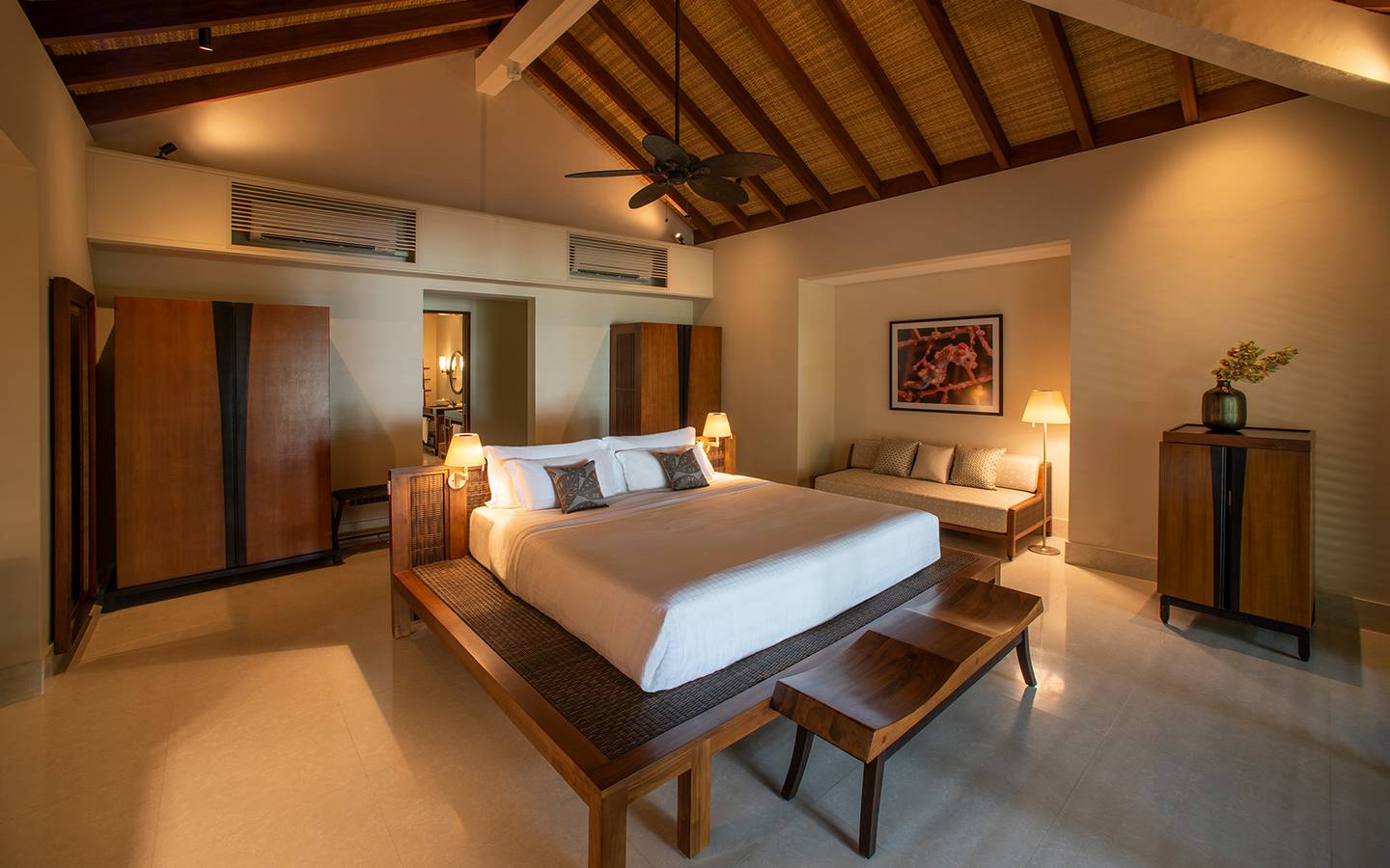 Sunrise Beach Pool Villa - Dhigurah_Bedroom