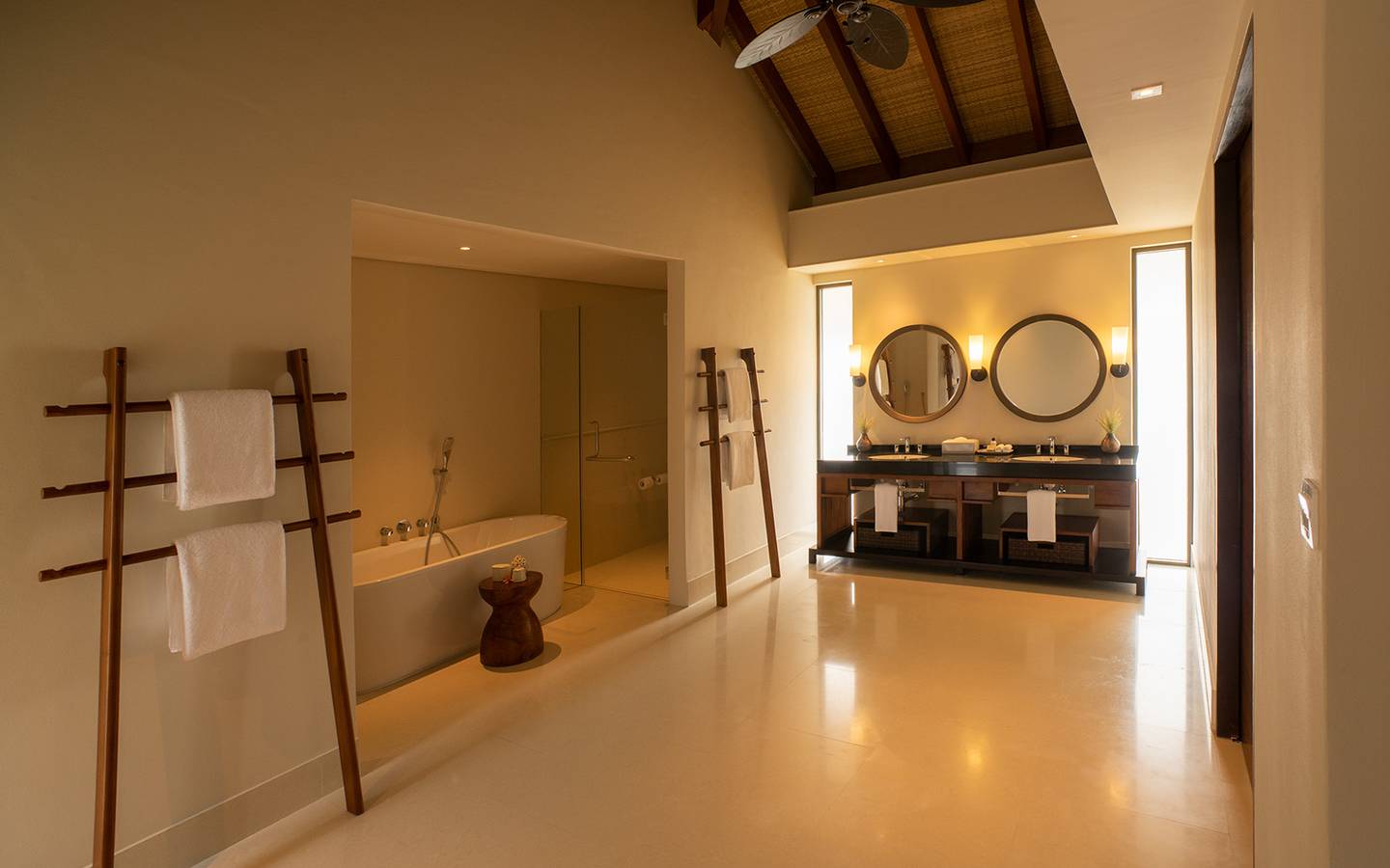 Sunrise Beach Pool Villa - Dhigurah_1