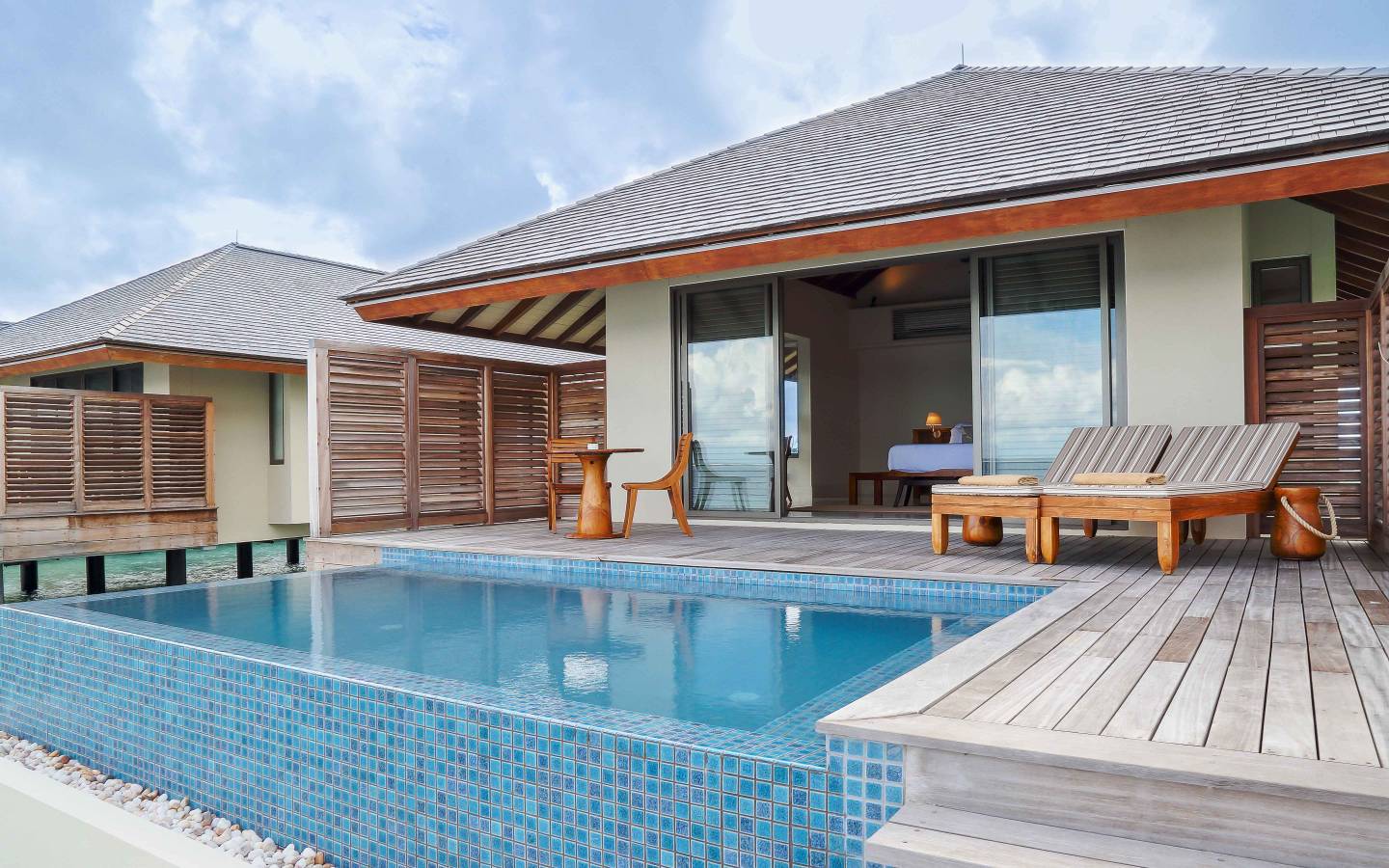 The-Residence-Maldives-Sunset-Water-Pool-Villa-Dhigura-12