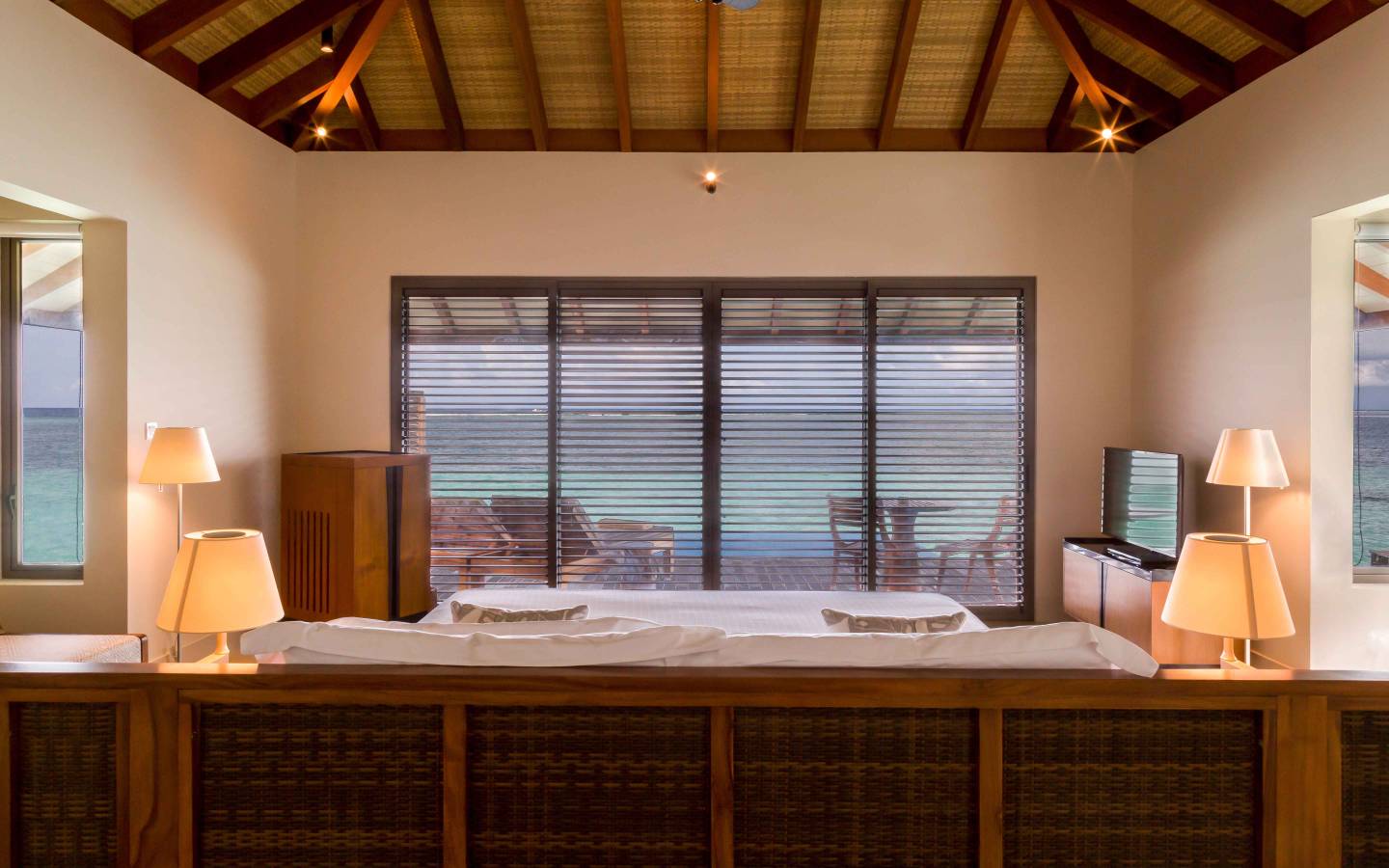 The-Residence-Maldives-Sunset-Water-Pool-Villa-Dhigura-8