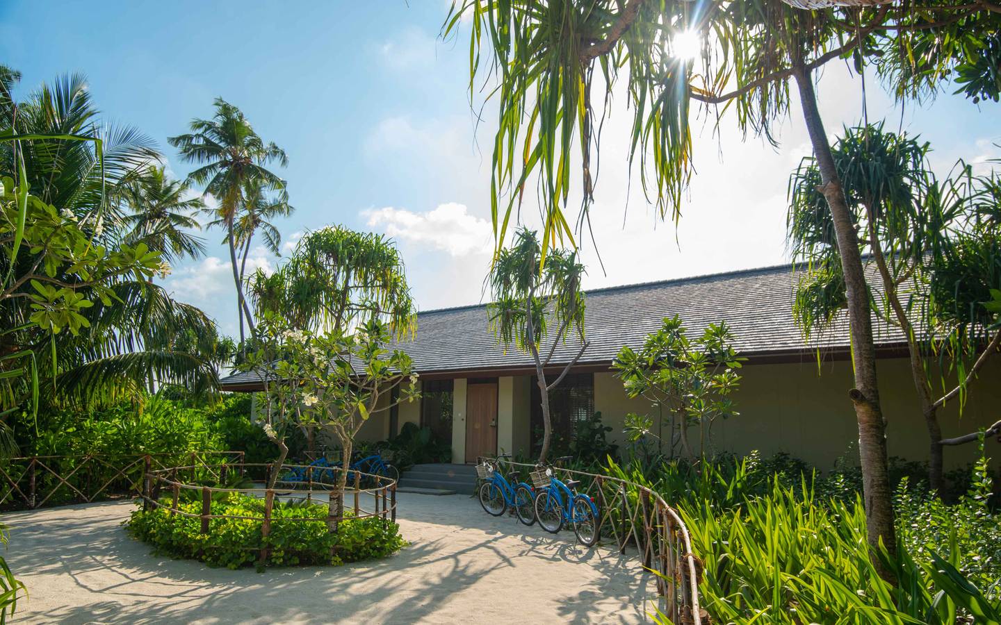 The-Residence-Two-Bedroom-Sunrise-Beach-Pool-Villa-10