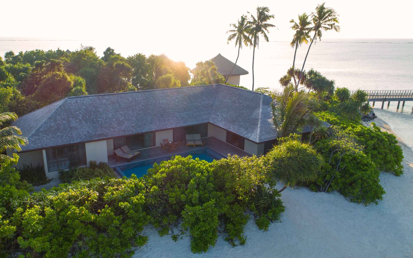 The-Residence-Maldives-Sunrise-Two-Bedroom-Beach-Pool-Villa-Dhigurah-10