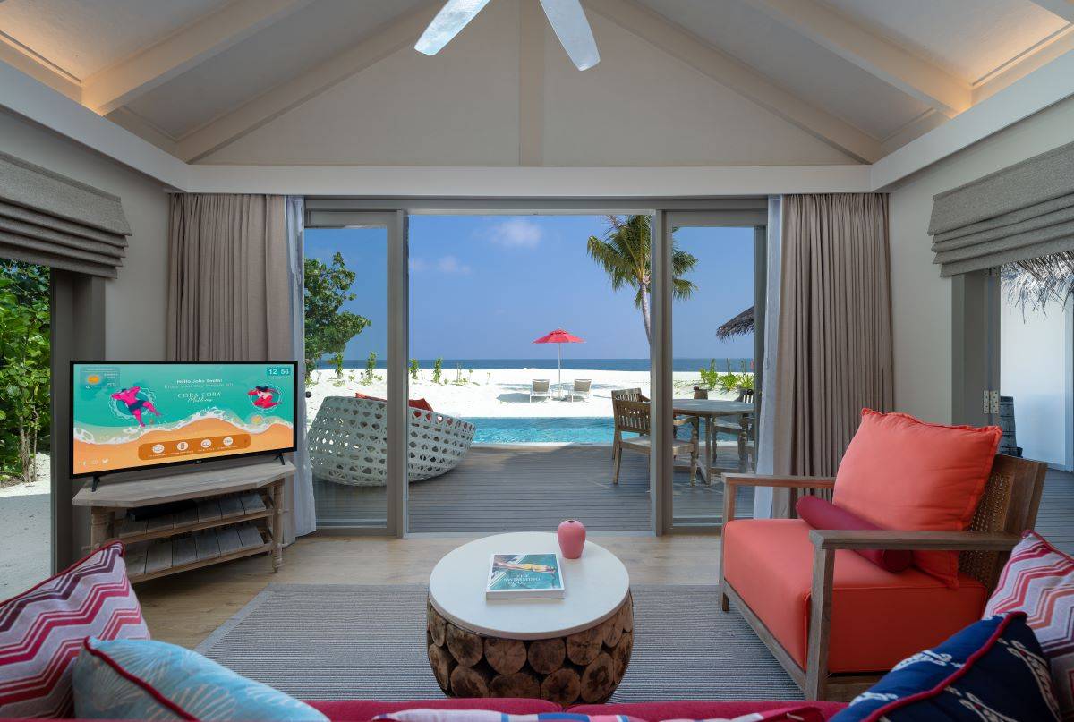 Cora Cora Maldives, Beach Pool Suite, Wohnbereich mit Meerblick