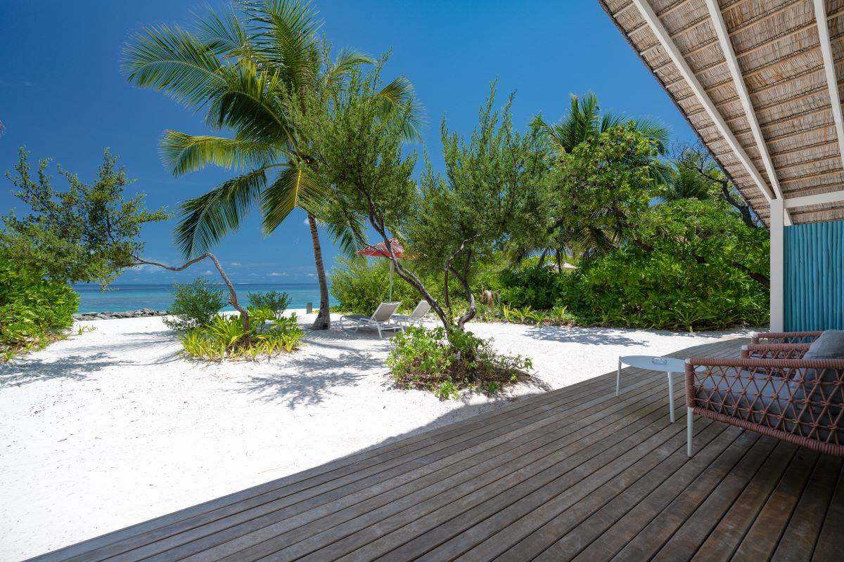 Cora Cora Maldives, Two Bedroom Family Beach Villa, Terrasse, Strand und Meer