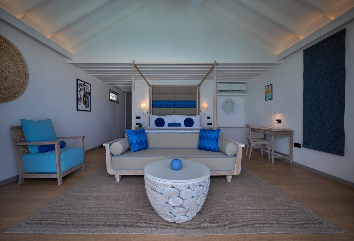 Cora Cora Maldives, Lagoon Villa, Schlafzimmer mit King-Size Bett