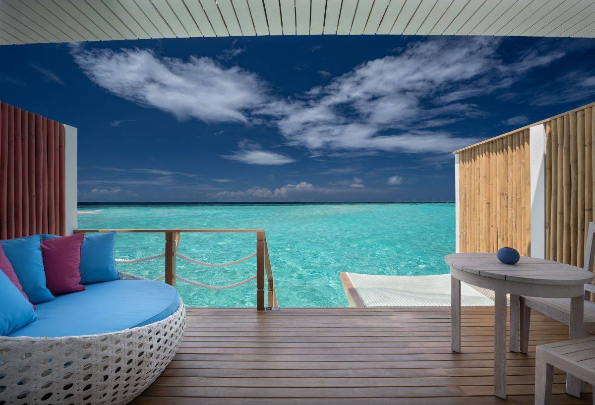 Cora Cora Maldives, Lagoon Villa, Terrasse mit Zugang zum Meer