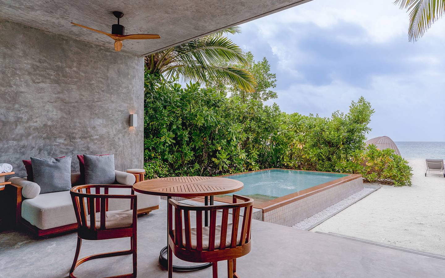 Kuda_Villingili_Sunrise_Beach_Villa_with_Private_Pool_8