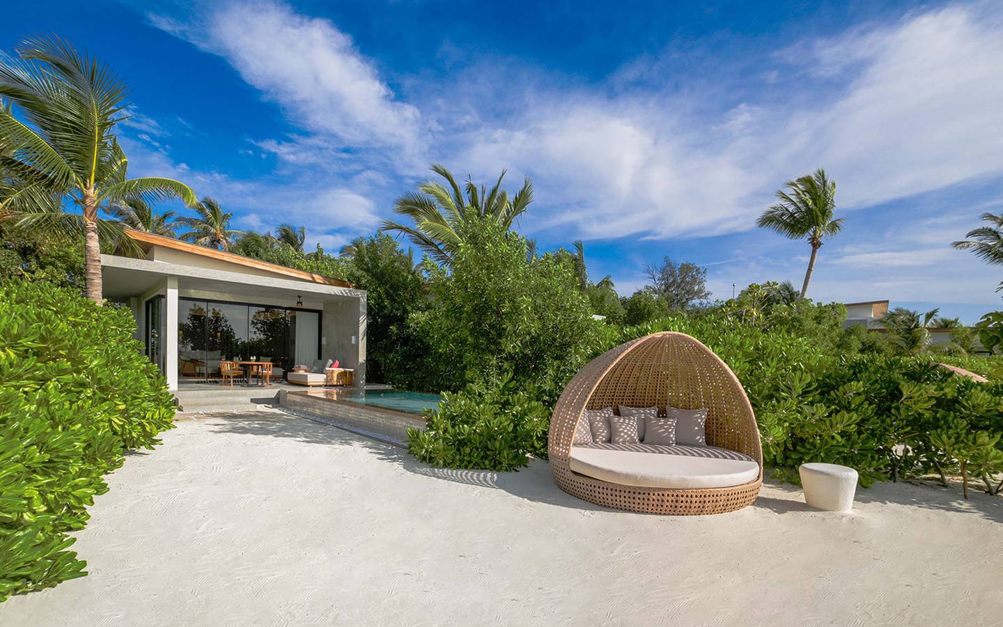 Kuda_Villingili_Sunrise_Beach_Villa_with_Private_Pool_6