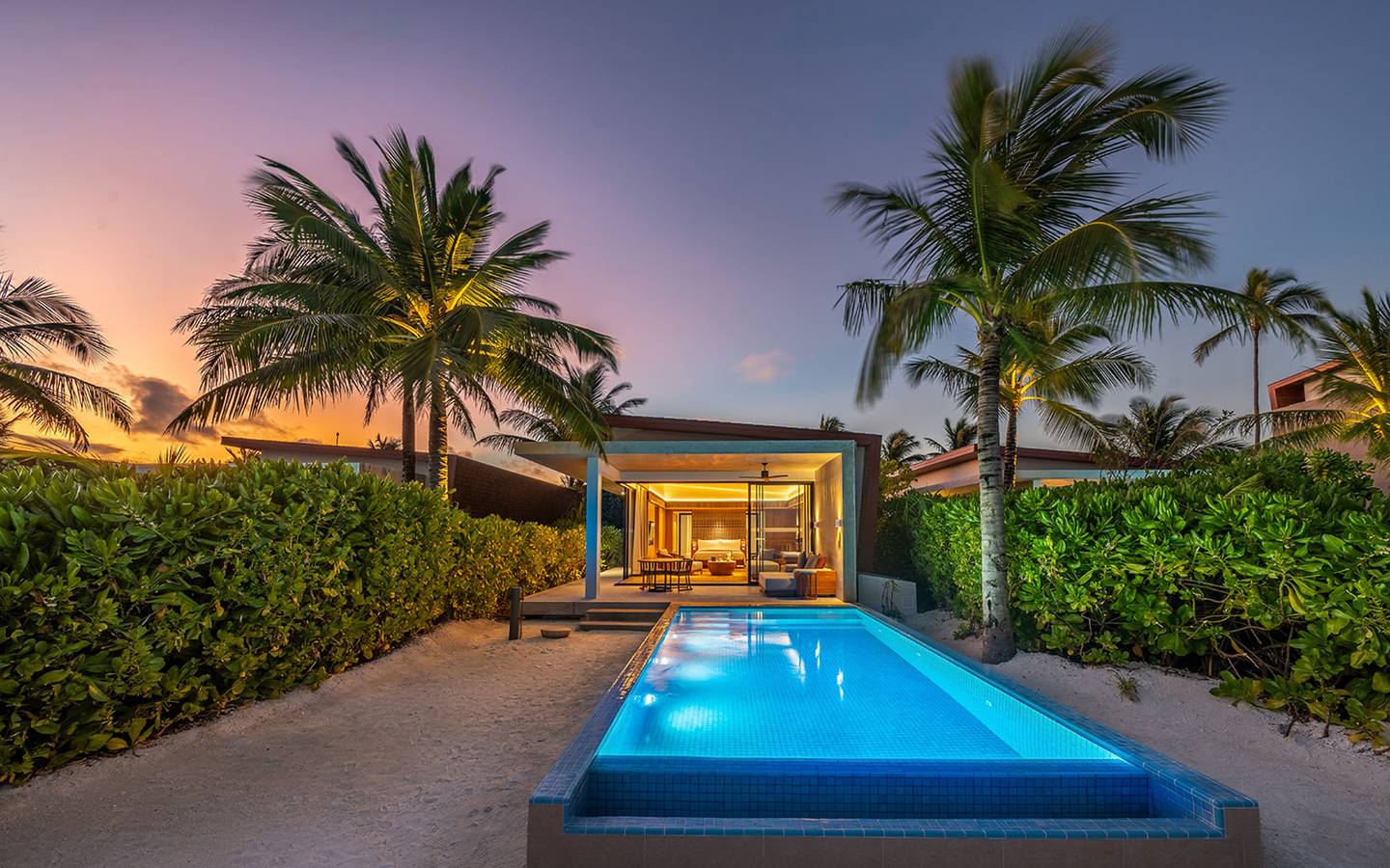 Kuda_Villingili_Sunrise_Beach_Villa_with_Private_Pool_9