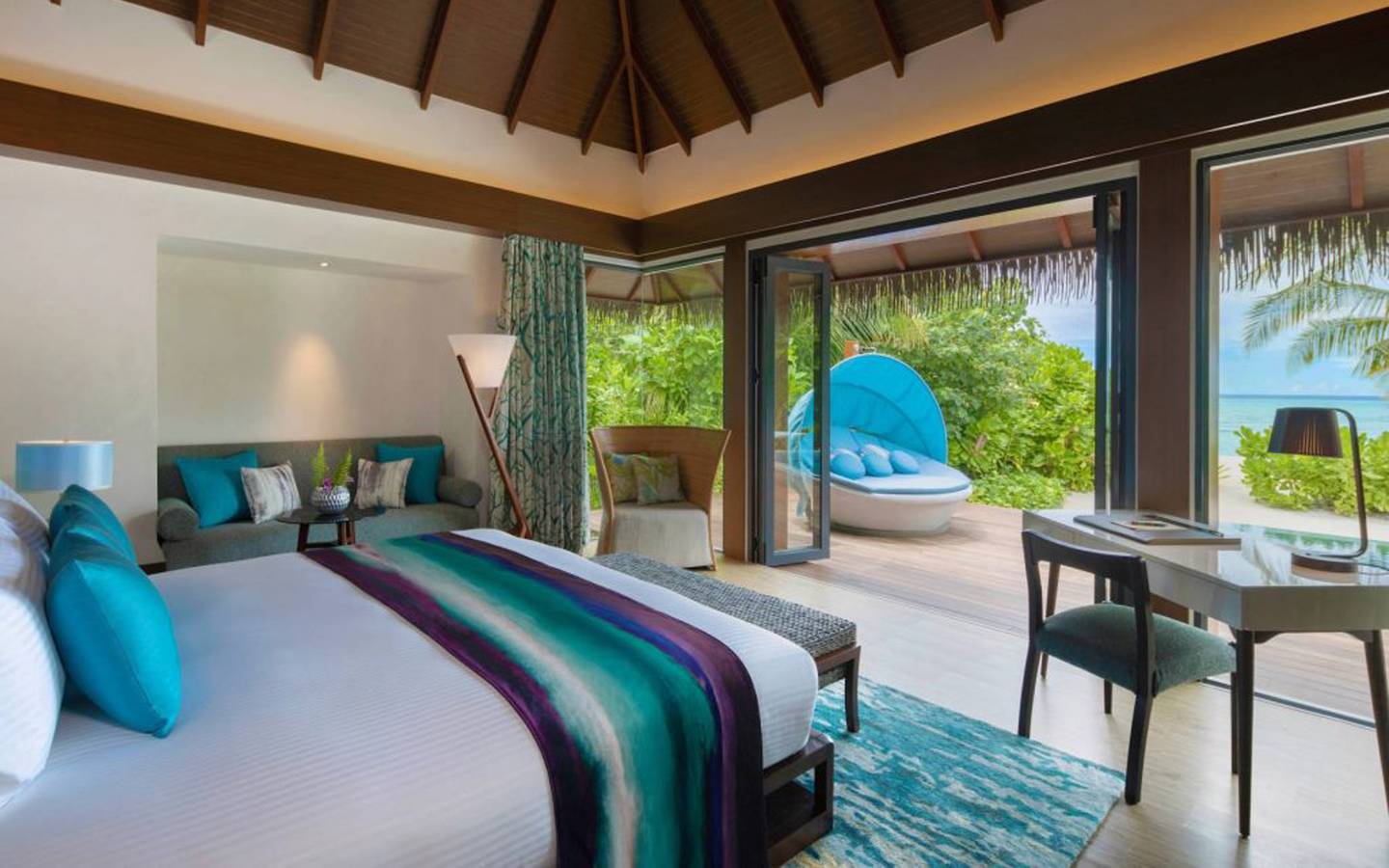 Pullman_Maldives_Maamutaa_Beach_Villa_5