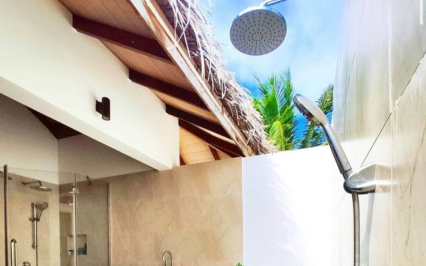 Beach_Villa_Cocogiri_Island_Resort_Interieur_3