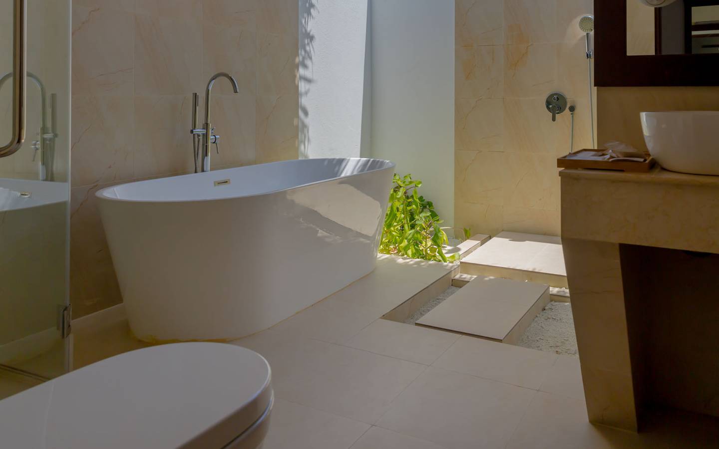 Beach_Villa_Cocogiri_Island_Resort_Interieur_4