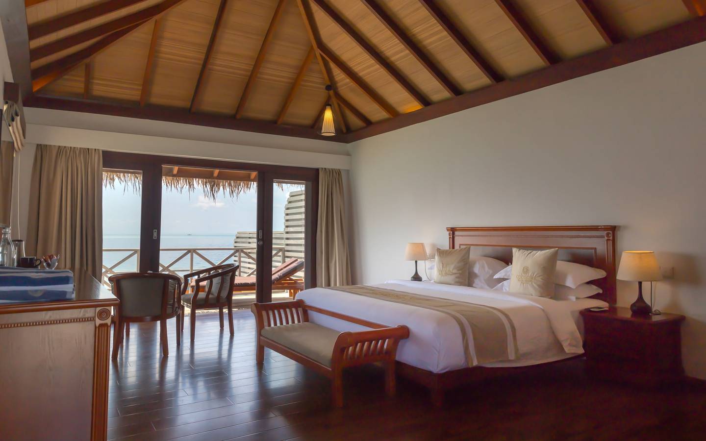 Cocogiri-Island_Water_Villa_3