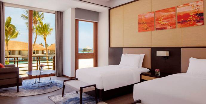 Schlafen, 3 Bedroom Family Beach Villa with Private Pool, Radisson Blu Resort Maldives