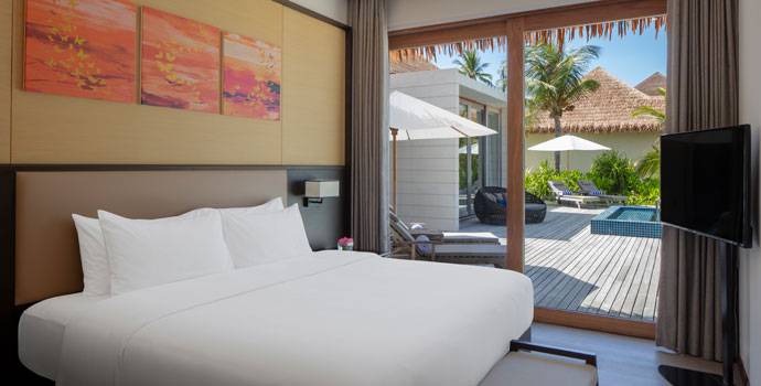 Schlafen, 3 Bedroom Beach Suite Villa with Private Pool, Radisson Blu Resort Maldives