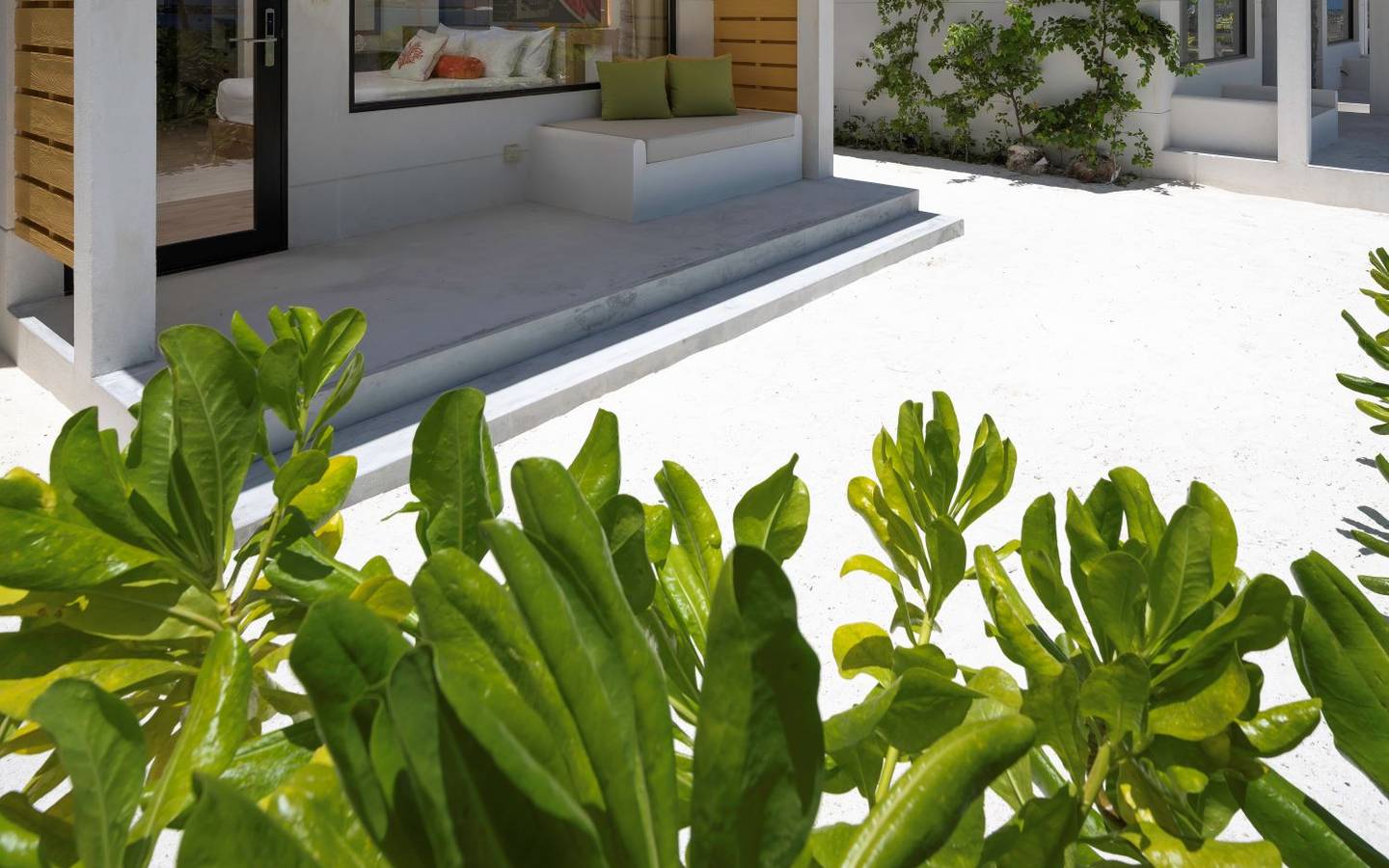 oblu-xperience-ailafushi-outside