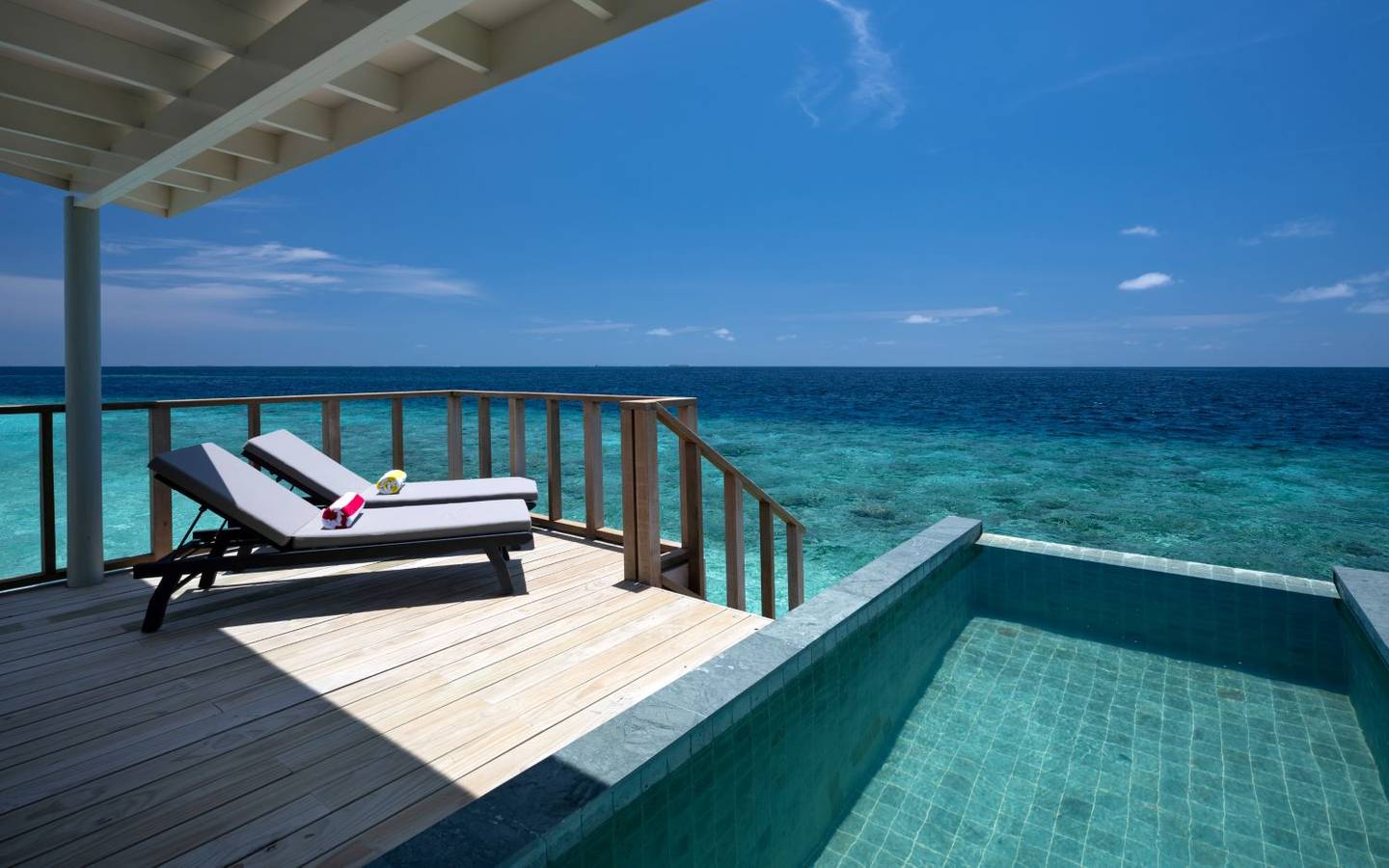 oblu-select-lobigili-sunnest-water-pool-villa-sundeck-pool
