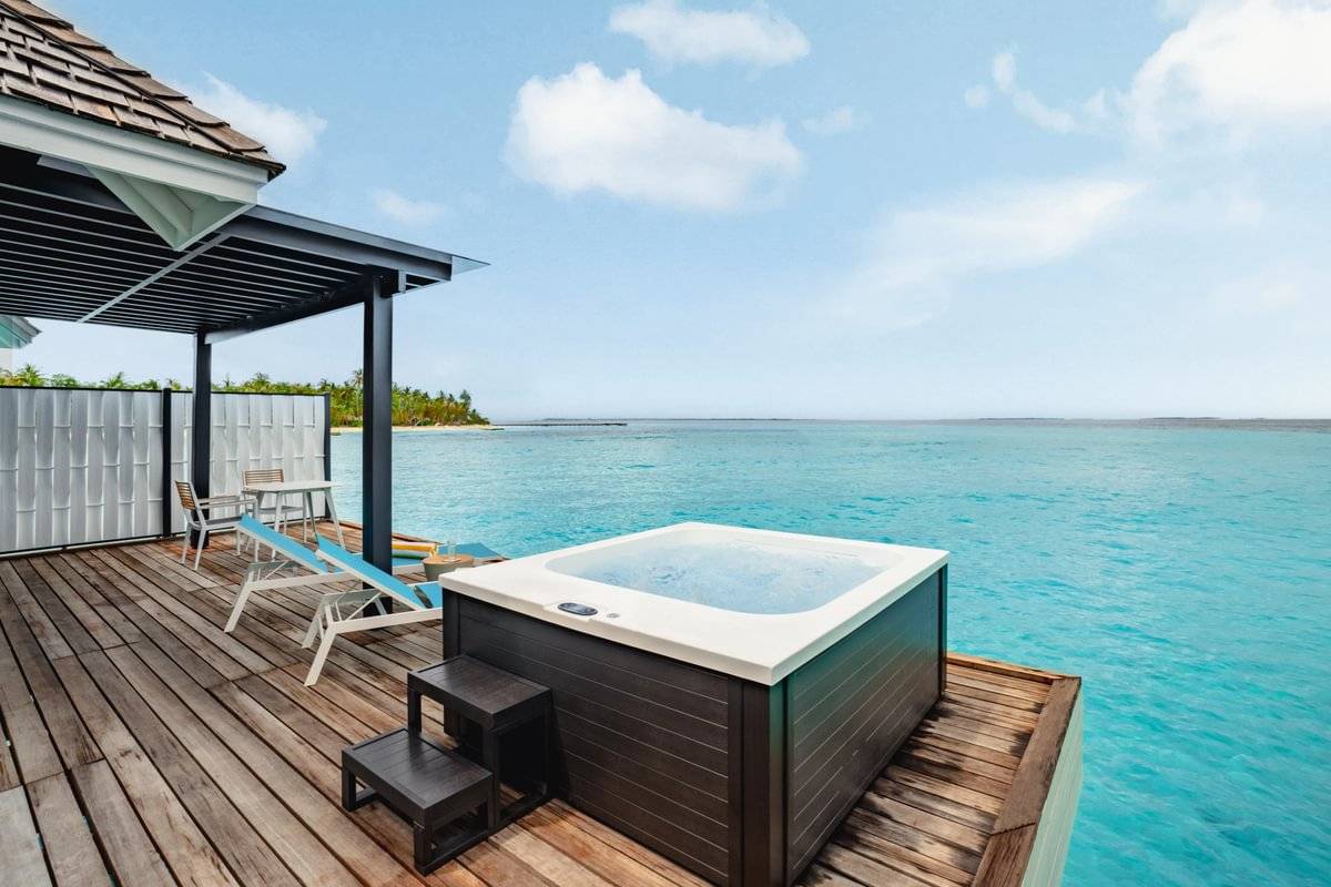 Nova Maldives, Malediven, Water Villa with Private Jacuzzi, Jacuzzi