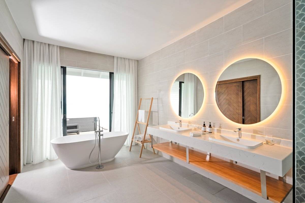 Nova Maldives, Malediven, Water Villa with Private Jacuzzi, Badezimmer